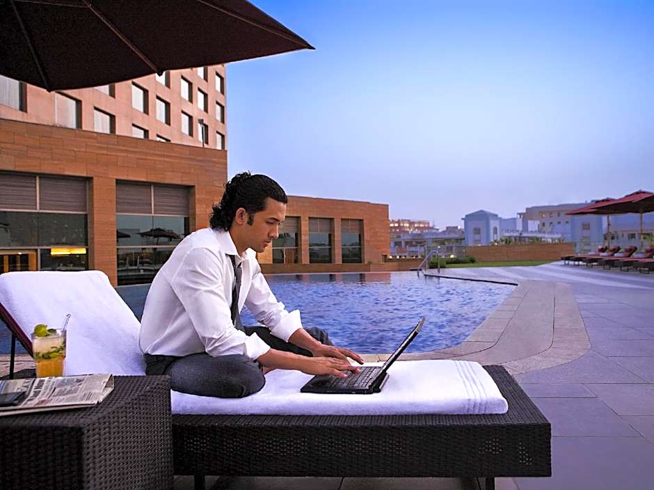 Courtyard by Marriott Gurugram Downtown