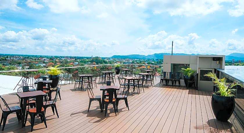 Platinum Adisucipto Hotel & Conference Center