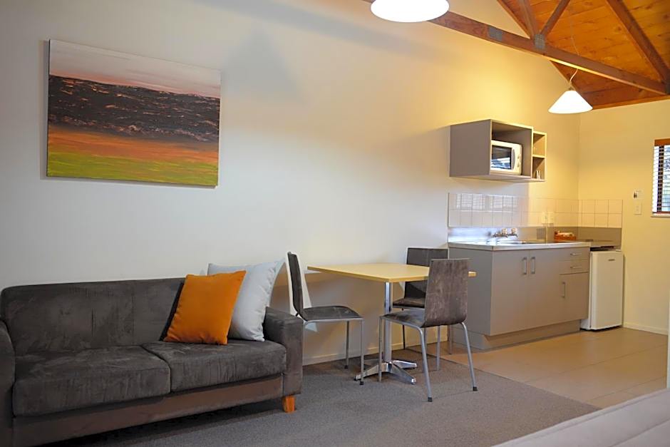 The Hobbit Motorlodge