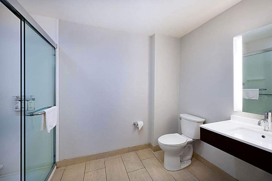 Holiday Inn Express & Suites Spring Hill By IHG