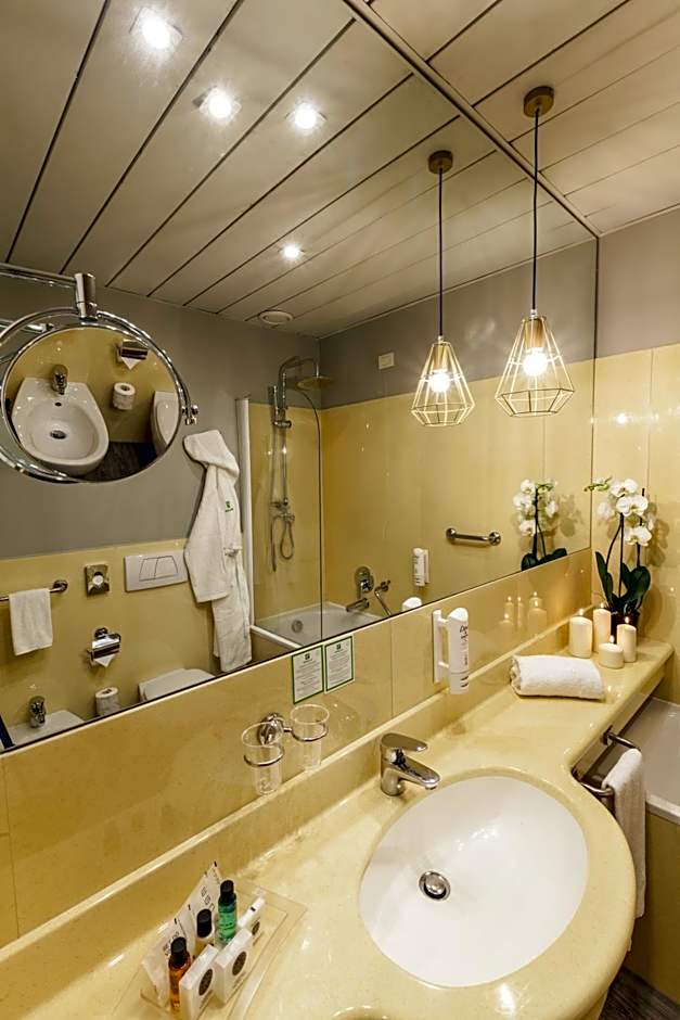 Holiday Inn Milan Garibaldi Station By IHG