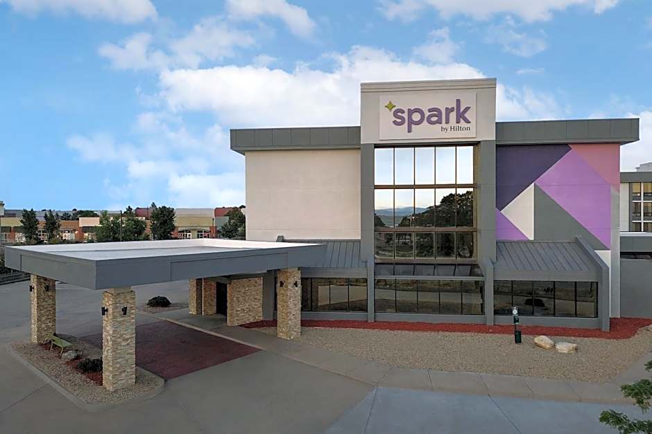 Spark by Hilton Denver East I 70