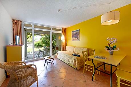 One-Bedroom Apartment - Non-Smoking