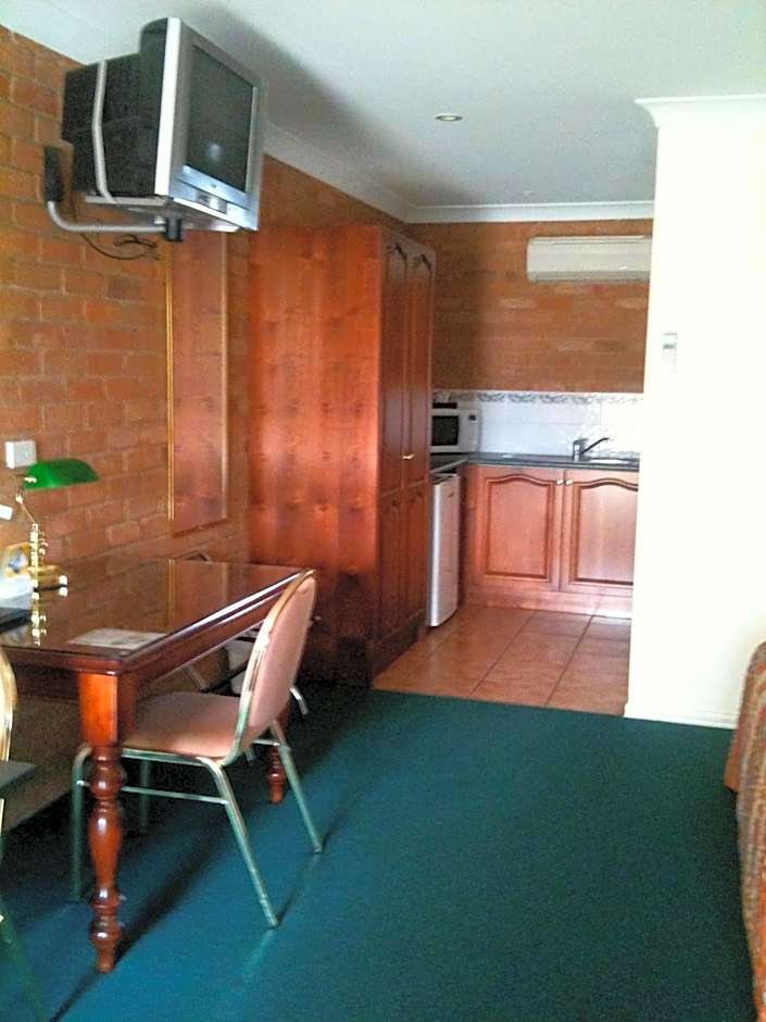 Cobar Town & Country Motor Inn