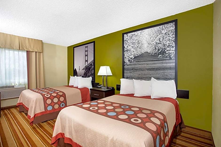 Super 8 by Wyndham Chico