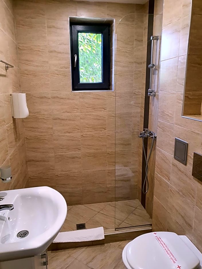 Family Hotel Novel City