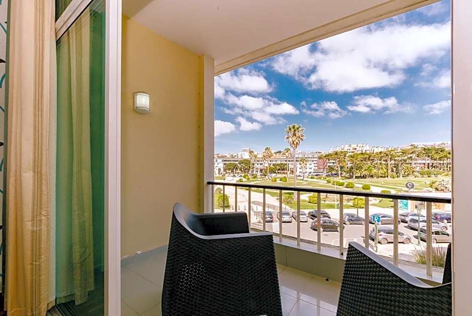 Rent4Rest Estoril Beachfront Apartments