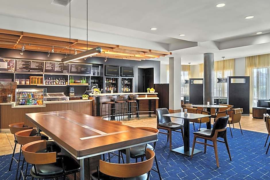 Courtyard by Marriott Evansville East