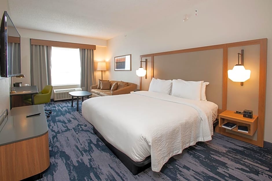 Fairfield by Marriott Inn & Suites Newport Cincinnati