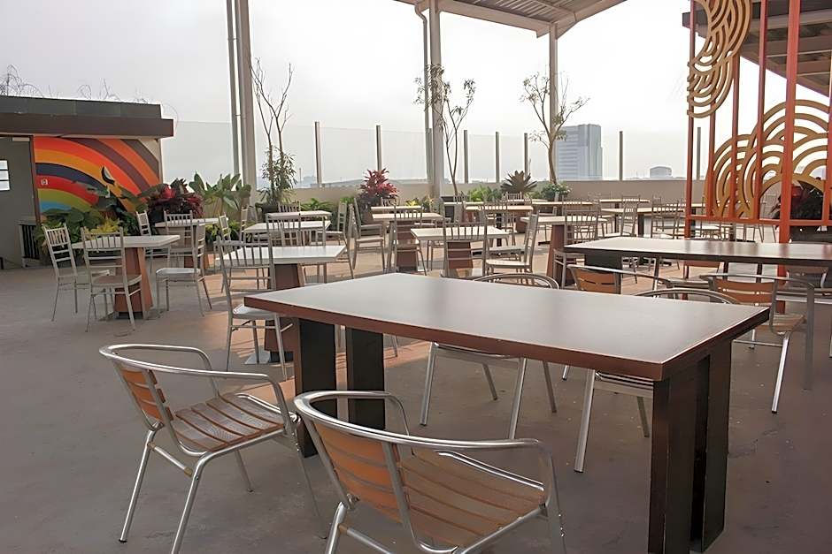 RedDoorz Premium near Bandung Station