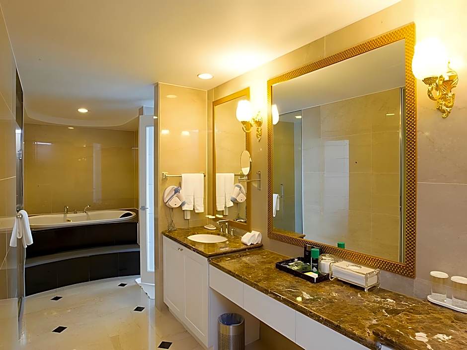 High1 Palace Hotel & CC (High1 Hotel&CC)