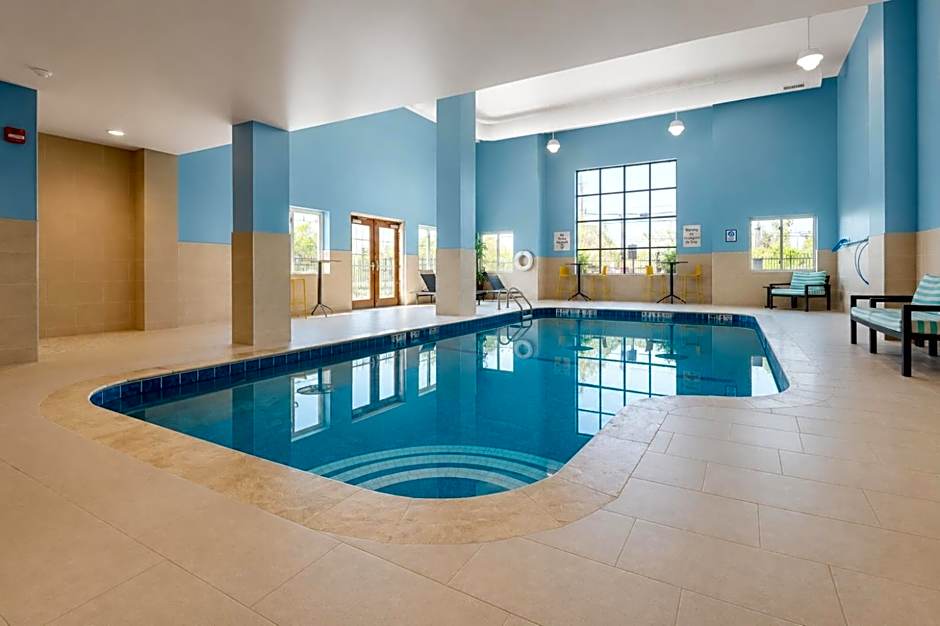 Holiday Inn Express & Suites Niagara Falls By IHG