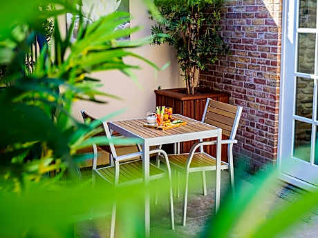 Unique holiday apartment with starry sky pool