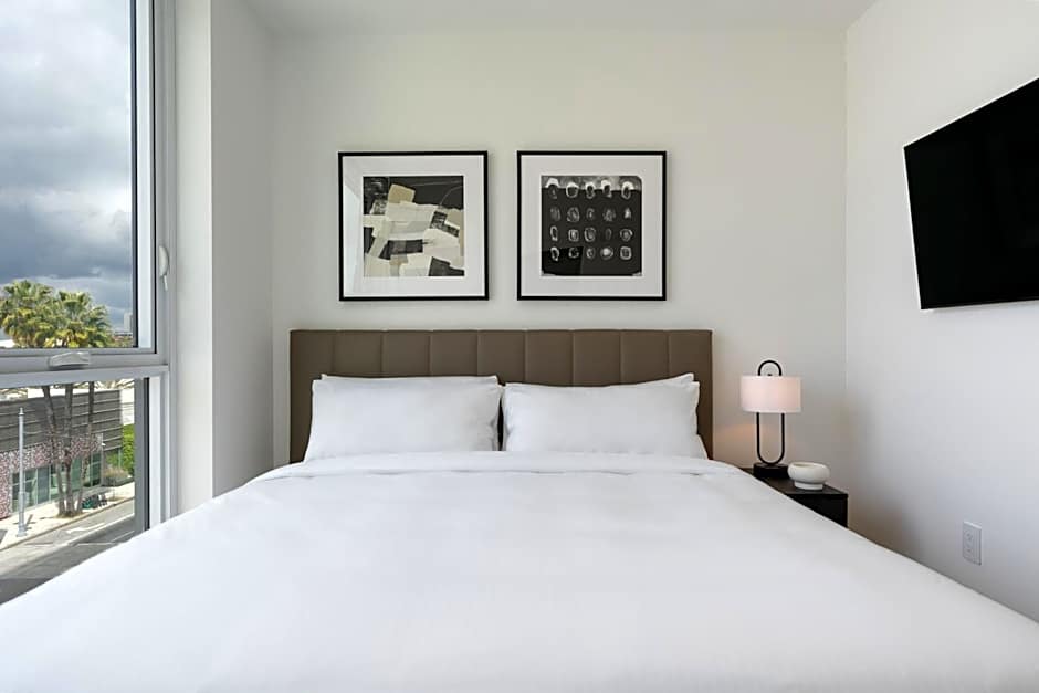 Level Long Beach - East Village