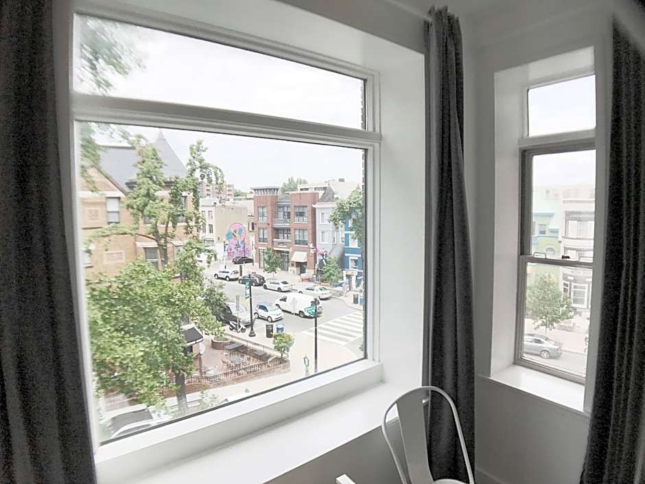 Highroad Hostel DC