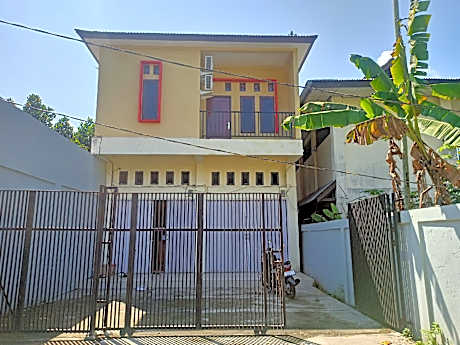 OYO 93073 Penginapan 69