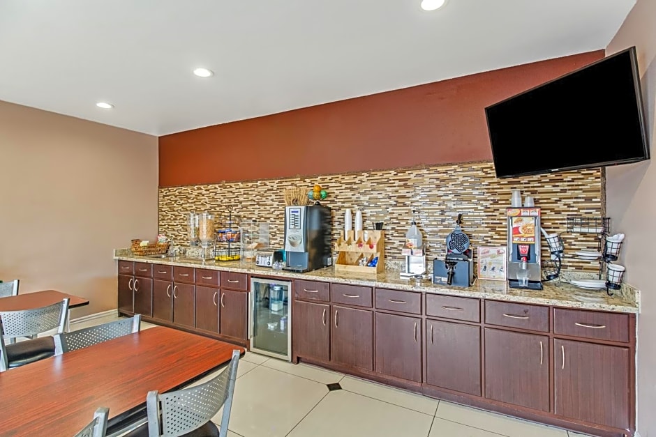 Americas Best Value Inn Houston at FM 529
