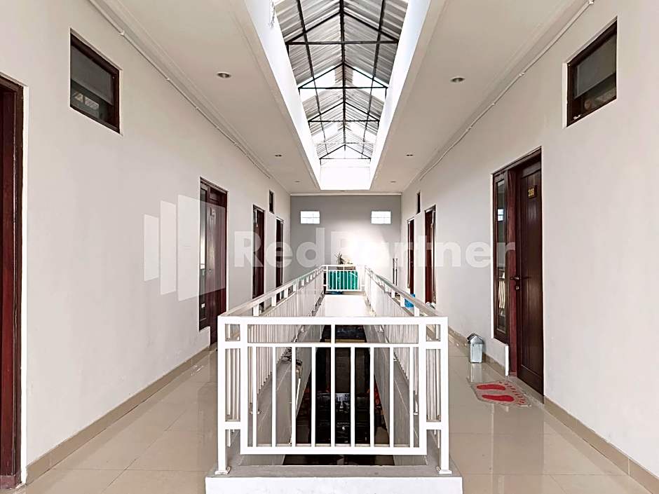 D'Waru Homestay Syariah near Jl Slamet Riyadi Mitra RedDoorz