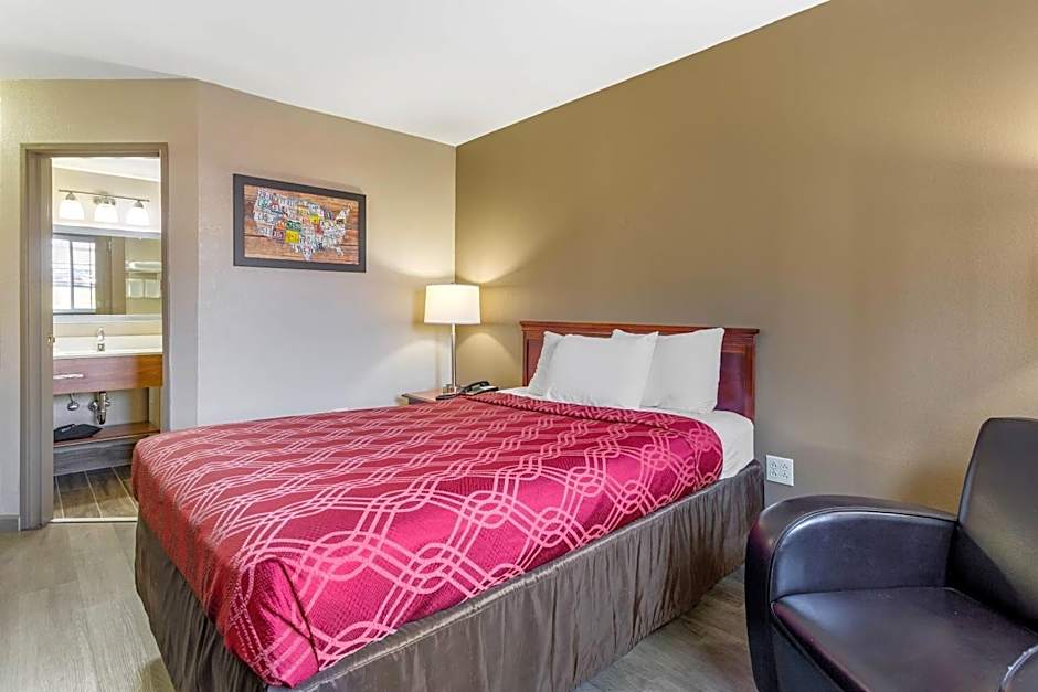 Econo Lodge Inn & Suites Dickson
