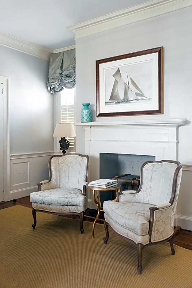 Photo 1 of 4 of Suite