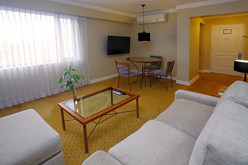 Radisson Hotel Plaza del Bosque