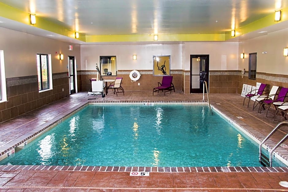 Holiday Inn Express and Suites Sikeston, an IHG Hotel