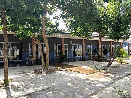 Standard Twin Room with Garden View