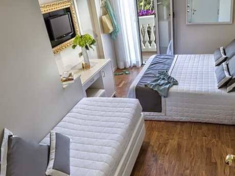 Triple Room with Balcony