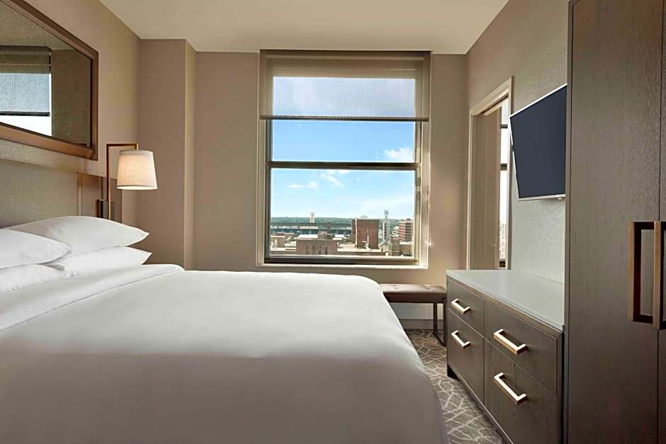 Embassy Suites By Hilton Minneapolis Downtown Hotel