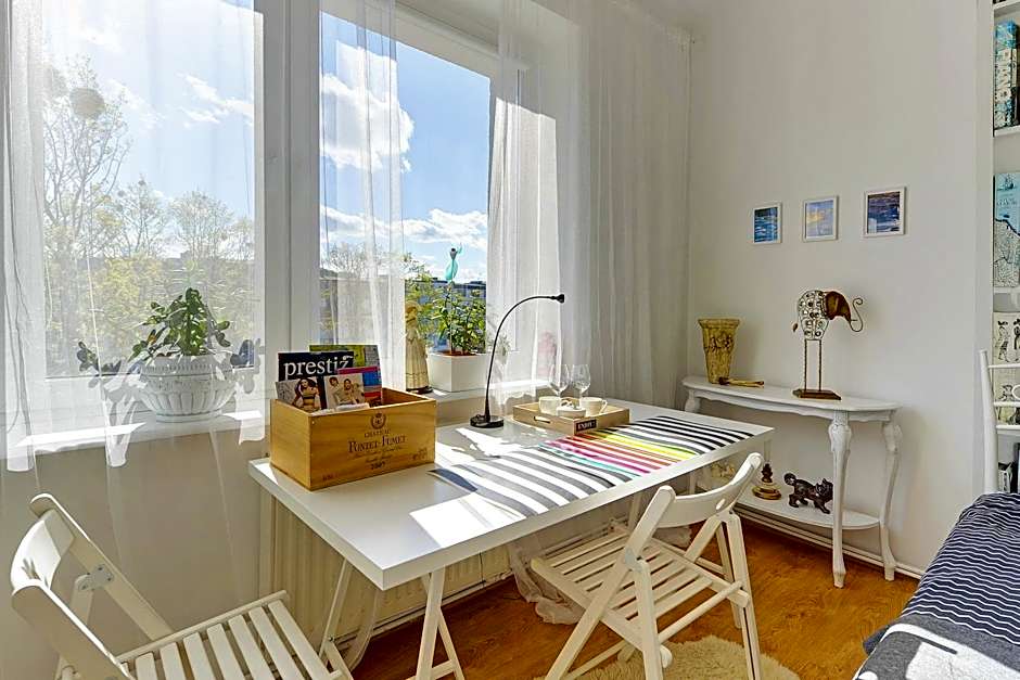 Kamienica Gdynia hotelowe komfortowe łóżka, plaża Orłowo molo