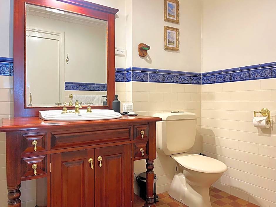 Victoria House Motor Inn