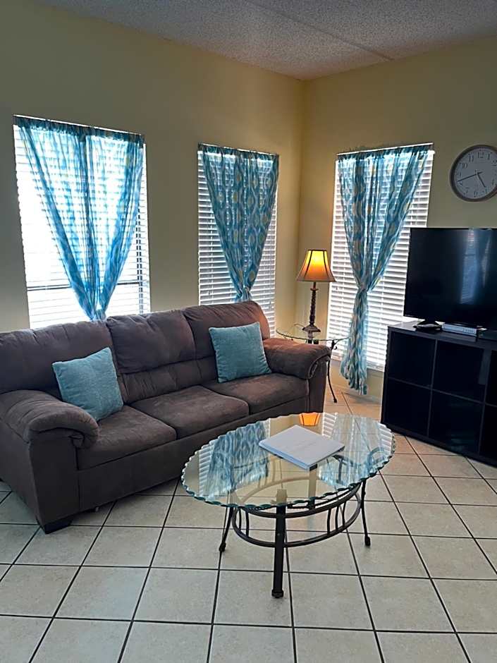 Charming SPI family condo - walking distance to the beach, Sleeps 6, Third Floor, 2025 Traveler Award