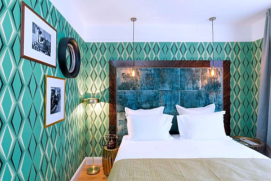 The Jay Hotel by HappyCulture