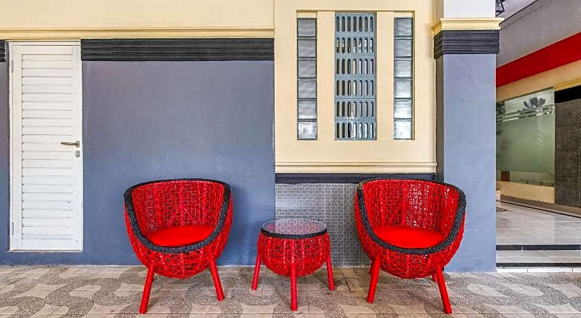 RedDoorz Syariah @ Kertomenanggal Surabaya