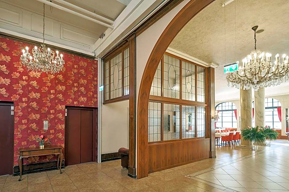 Hotel Monopol - Central Station