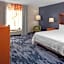 Fairfield Inn & Suites by Marriott Charlotte Matthews