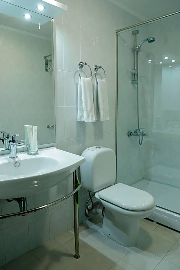 Ani Plaza Hotel