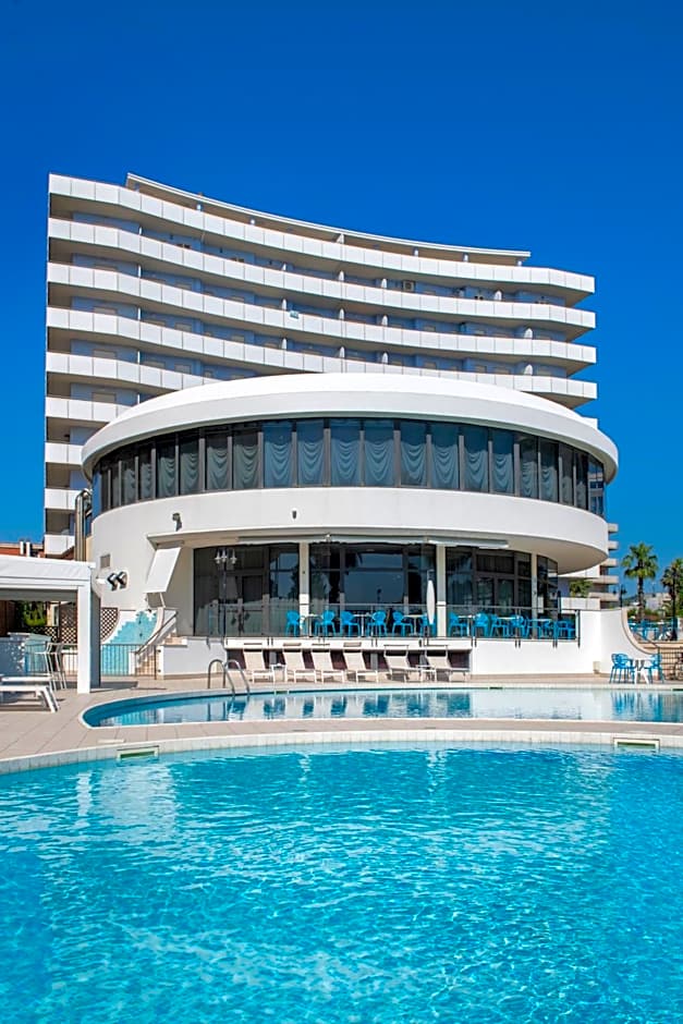 International Hotel & Suite