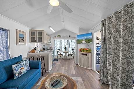 LIV Resort, Private Jacuzzi and Pet Friendly