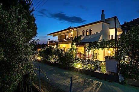 Tsamakdas House