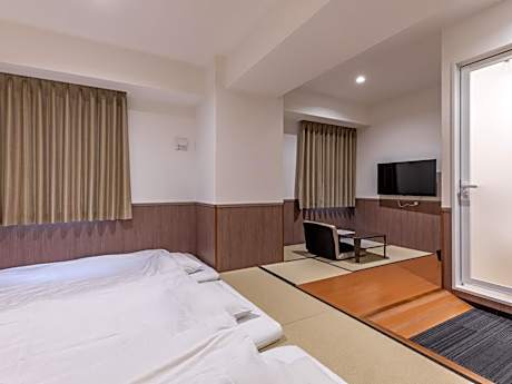 Japanese-Style Room
