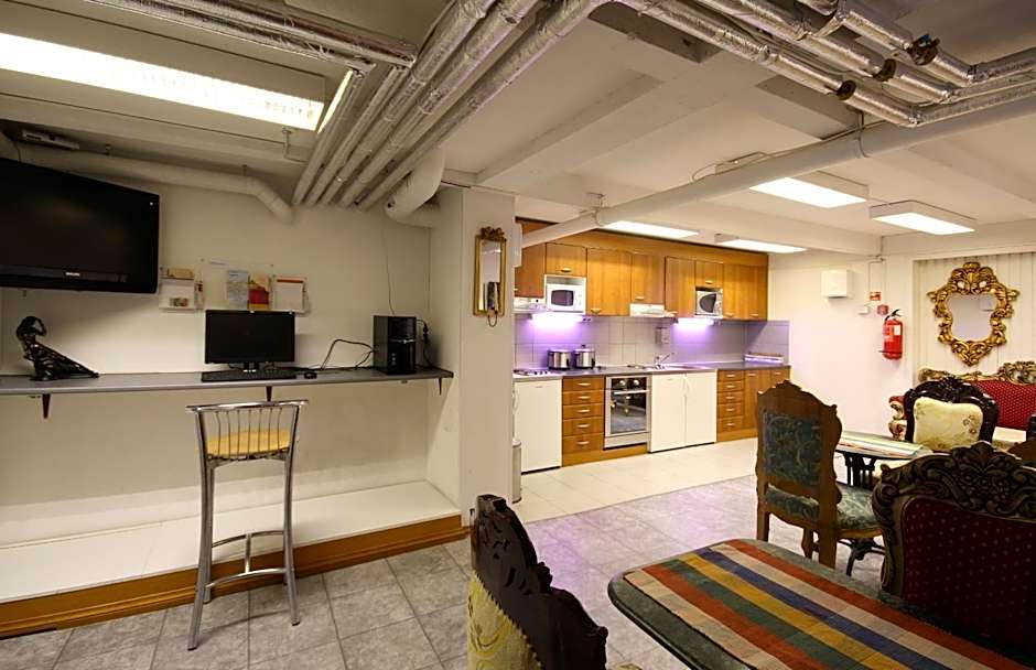 Mango Hotel