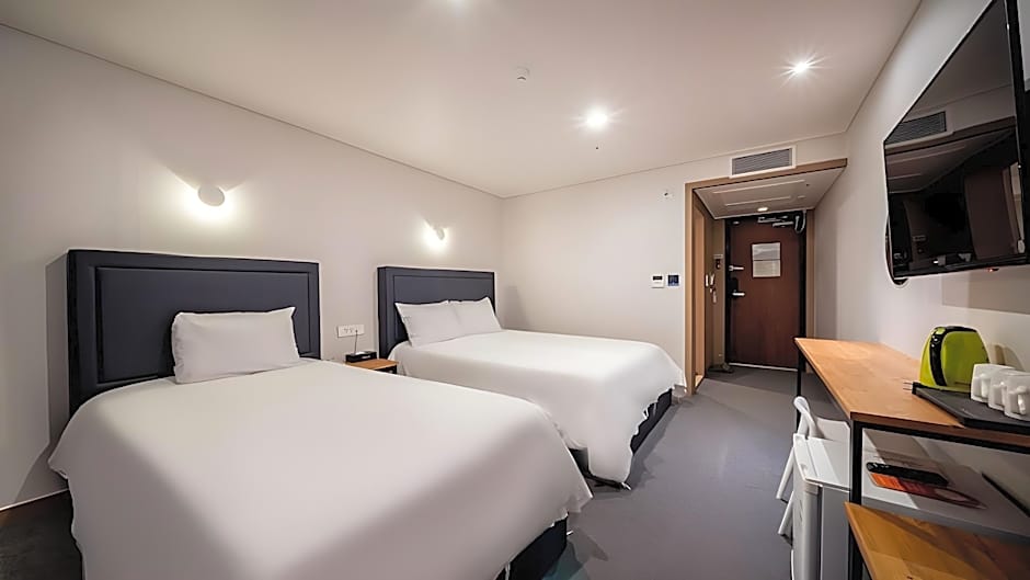 Sunrise Hotel Seopjikoji