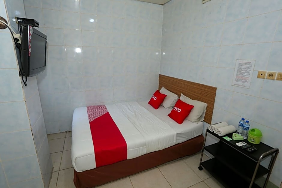 OYO 92677 Hotel Bintaro