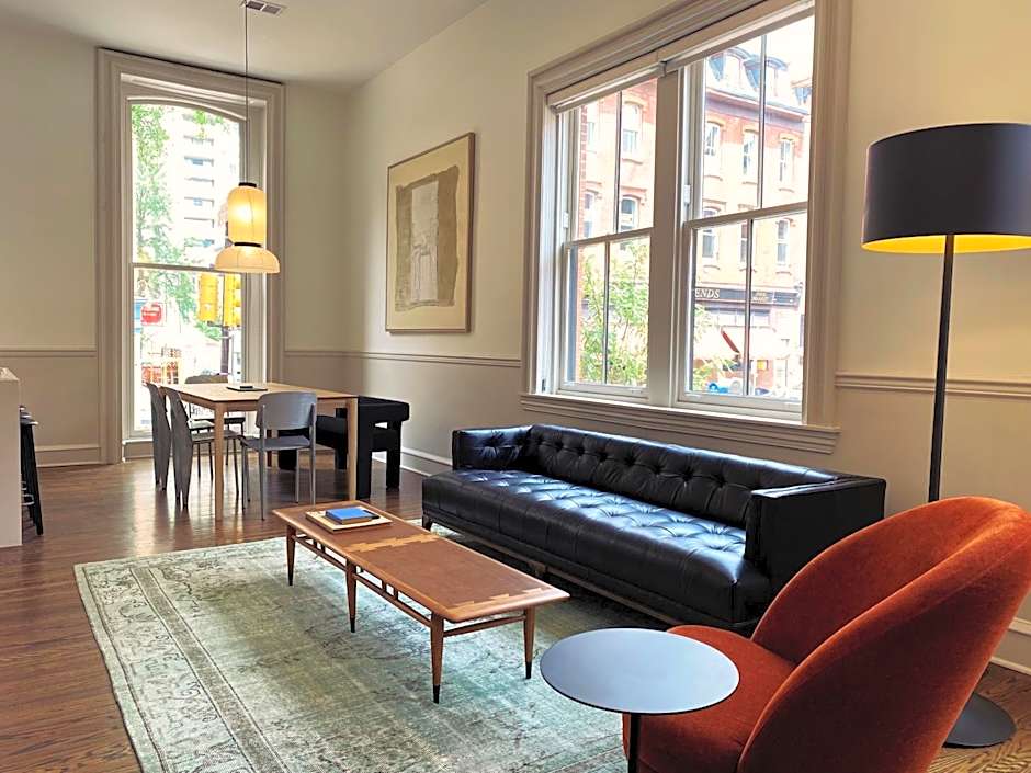 Stay Rafa At 2000 Spruce