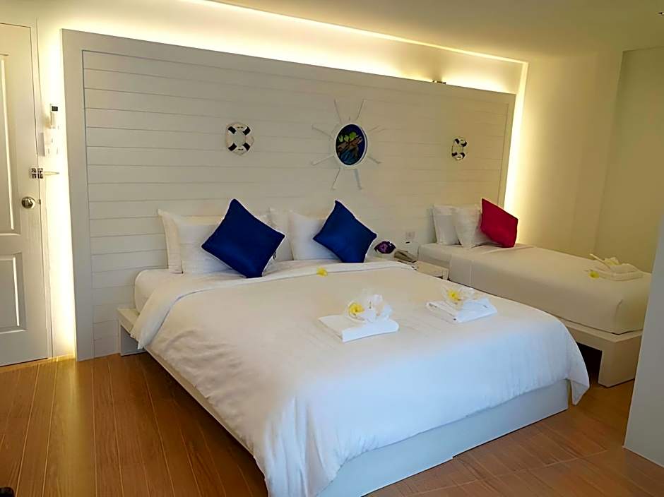 Bed By Cruise Hotel At Samakkhi-Tivanont