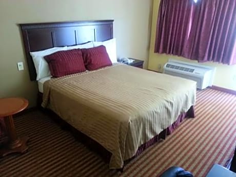 Queen Room - Disability Access