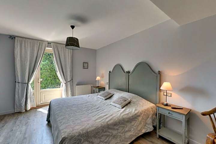 Logis hotel-restaurant les collines 59 route des cretes