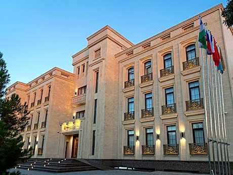 Paradise Plaza Luxury Hotel