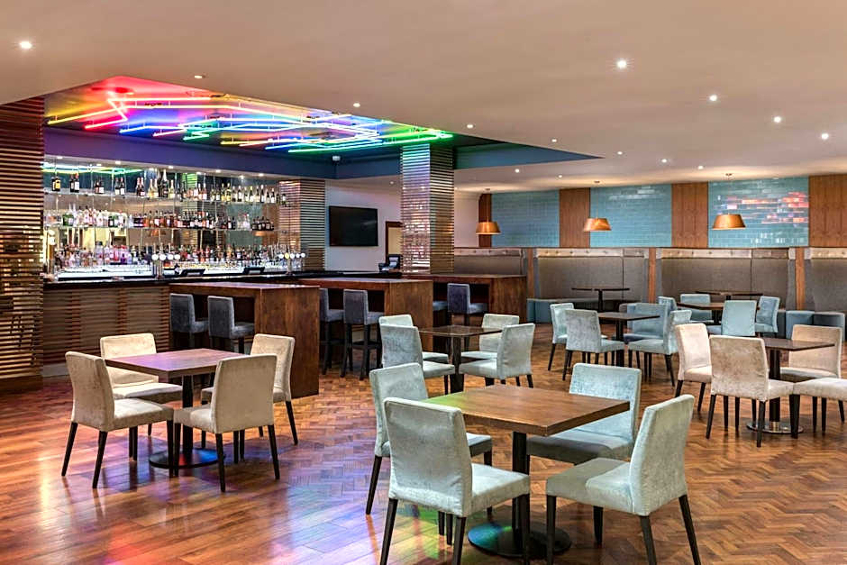 Renaissance by Marriott London Heathrow Hotel